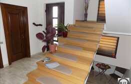 Casa individuala, 300 mp, teren 400 mp, mobilata si utilata, in zona linistita