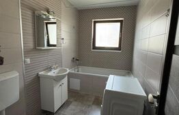 Apartament 2 camere, decomandat, loc de parcare