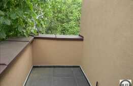 De vanzare doua case in curte comuna, 920 mp utili, teren 818 mp, zona linistita