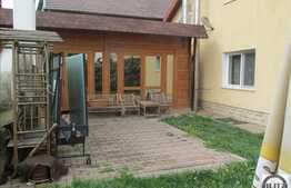 Casa individuala de vanzare, 330 mp utili, 750 mp teren, zona linistita de case