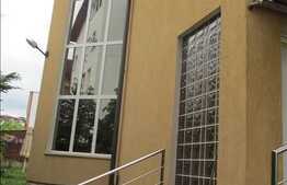 Casa individuala de vanzare, 330 mp utili, 750 mp teren, zona linistita de case