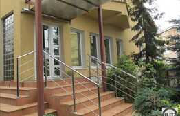 Casa individuala de vanzare, 330 mp utili, 750 mp teren, zona linistita de case