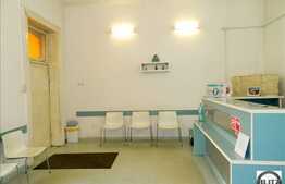 114 mp pentru birouri cat si pentru activitati comerciale.