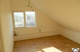 60 mp, 2 camere decomandate, zona Baumax Marasti, la mansarda