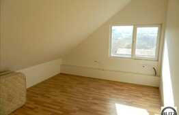 60 mp, 2 camere decomandate, zona Baumax Marasti, la mansarda