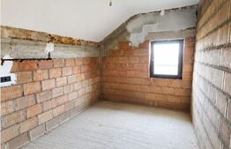 Casă semifinisată– la doar 100 m de asfalt, in zona Tarlungeni