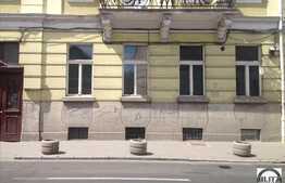 Spatiu central cu potential!