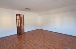 Casă 270 mp cu 3 intrări separate, Teren 500 mp, zona Oasului