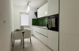 Apartament 3 camere, 2 bai, decomandat, etaj intermediar