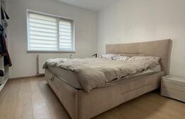 Apartament 3 camere, 2 bai, decomandat, etaj intermediar