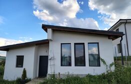 Casă individuală 4 camere, 107 mp, 500 mp teren, zona Dezmir