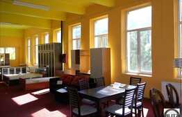 360 mp in Piata 1 Mai!