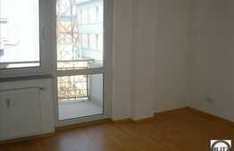 Apartament 3 camere, 80 mp utili, cu garaj si boxa, acces la 2 strazi