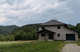 Casa 4 camere, 250 mp, zona Rasnov