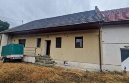 Casa cu teren 935 m , doua corpuri de case, Sacele -zona buna