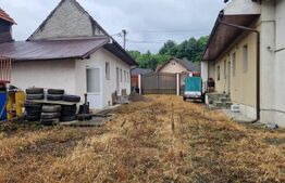 Casa cu teren 935 m , doua corpuri de case, Sacele -zona buna