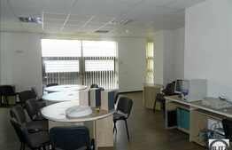 Spatiu de birouri open space plus compartimentari in imobil modern. 