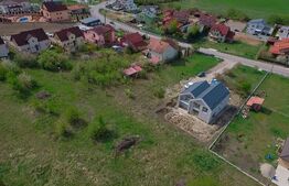 Teren cu autorizatie de constructie la intrare in Chinteni, Comision 0