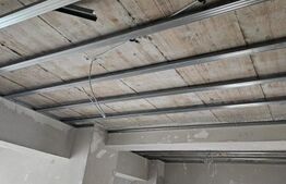 Apartament 3 camere, 2 bai, decomandat, etaj intermediar, zona Tractorul