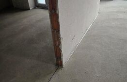 Apartament 3 camere, 2 bai, decomandat, etaj intermediar, zona Tractorul