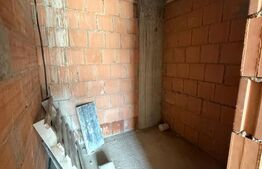Apartament 3 camere, 2 bai, decomandat, etaj intermediar, zona Tractorul