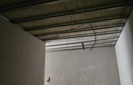 Apartament 3 camere, 2 bai, decomandat, etaj intermediar, zona Tractorul