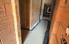 Apartament 3 camere, 2 bai, decomandat, etaj intermediar, zona Tractorul