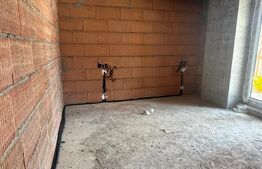 Apartament 3 camere, 2 bai, decomandat, etaj intermediar, zona Tractorul