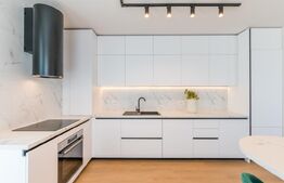 Apartament 3 camere, 95 mp, 2 parcari, zona UMF