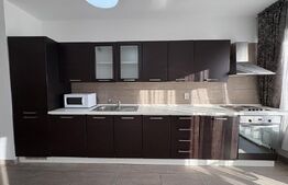 Apartament modern, parcare, zona Plopilor 