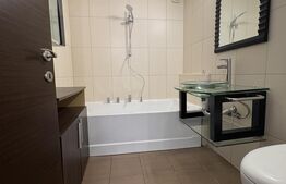 Apartament modern, parcare, zona Plopilor 