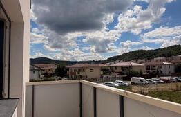 Apartament nou, semidecomandat, 3 camere, parcare subterana, zona Terra