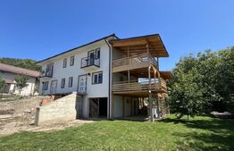  Duplex spațios, 256 mp utili, 700 mp de teren  