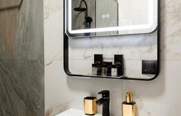 Apartament cu doua camere semidecomandat, parcare proprie, zona centrala