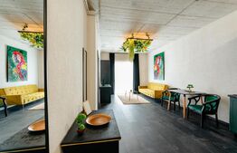 Apartament cu doua camere semidecomandat, parcare proprie, zona centrala