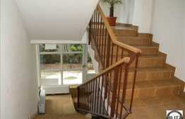 100 mp superfinisat, in zona Teatrului National!