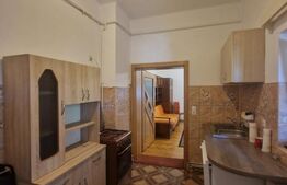 Apartament de închiriat, parter în vilă, 3 camere, 100 mp, curte generoasă