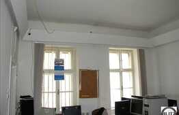 Spatiu in zona centrala, la 3 min de strada Eroilor!