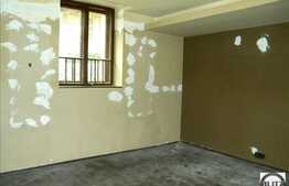 Spatiu de birou de inchiriat, 45 mp utili, acces din strada.