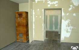 Spatiu de birou de inchiriat, 45 mp utili, acces din strada.