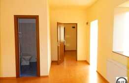 Spatiu pentru birou integral renovat cu 10 locuri de parcare