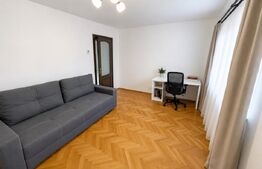 Apartament 2 camere, decomandat,  Parcare, 54mp, Zona UMF