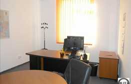 Spatiu de birouri, 100 mp superfinisat, mochetat.