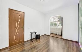 Apartament 2 camere, renovat, 2 balcoane, boxă și parcare – Tractorul