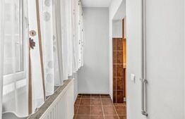 Apartament 2 camere, renovat, 2 balcoane, boxă și parcare – Tractorul