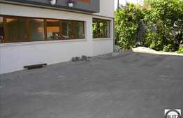 Spatiu ultrafinisat cu pozitionare centrala.