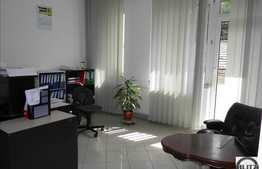 80 mp utili in cladire cu pozitionare excelenta.