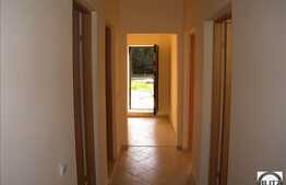 Un spatiu potrivit pentru sediu de firma. Pret bun !