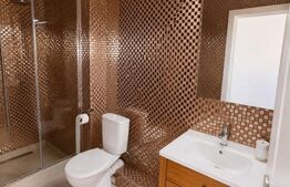 Apartament cu 3 camere, 70 mp, parcare, zona Borhanci