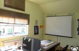 Locatie excelenta, superfinisaje!